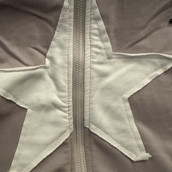 Slightly cropped star sweater - Picture 3 of 4